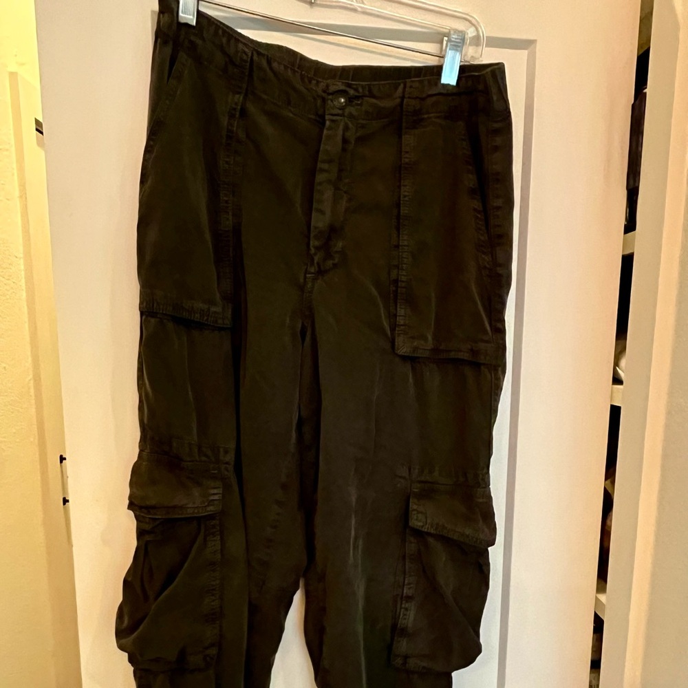 All Saints Woman’s Green Frieda Denim Cargo Pant joggers. Size 6. EUC